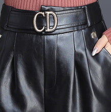 Load image into Gallery viewer, 1pcs High waist Women's Plus size leather shorts 2020 Autumn New Fashion PU leather Faux Big pocket shorts Ladies loose shorts