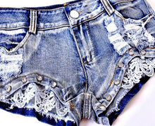 Load image into Gallery viewer, 1pcs Womens Sexy Lace jeans denim shorts 2020 Summer Fashion cotton Lace shorts Ladies Skinny low waist short pants jeans Girls