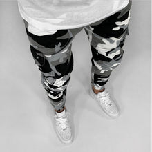 Load image into Gallery viewer, De estilo camuflaje hombres vaqueros de jogging Pantalones militares Slim Multi-Bolsillo de carga pantalones Hip Hop sólido lápiz de color Vaqueros Hombre