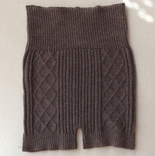 Load image into Gallery viewer, Warm Waist Short Leggings Woolen Knit Shorts Women&#39;s Autumn And Winter Thick High Waist Seamless Sweater Short Trousers