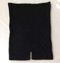 Load image into Gallery viewer, Warm Waist Short Leggings Woolen Knit Shorts Women&#39;s Autumn And Winter Thick High Waist Seamless Sweater Short Trousers