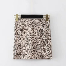 Load image into Gallery viewer, Women Leopard Print Mini Skirt