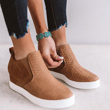 Load image into Gallery viewer, Women Sneakers Femme Vulcanized Shoes Ladies' Casual Slip On Ladies Flat Shoe Women Fashion Retro Sneakers / Autumn